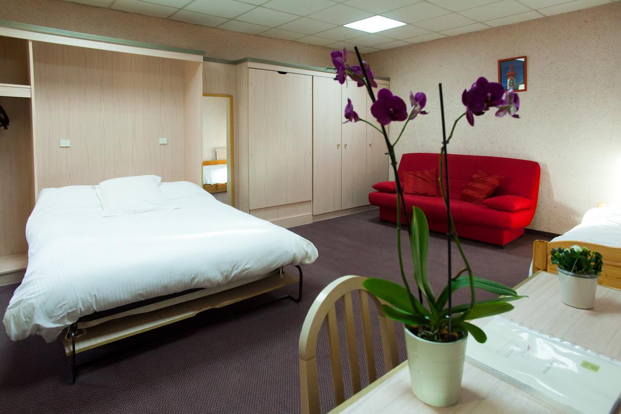 Logis Hotel Restaurant Le Commerce Guichen ภายนอก รูปภาพ